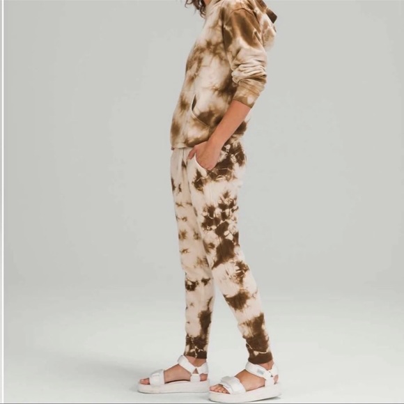 BRAND NEW WITH TAGS Lululemon Warm Down Jogger Earth Dye Clay - Picture 3 of 8